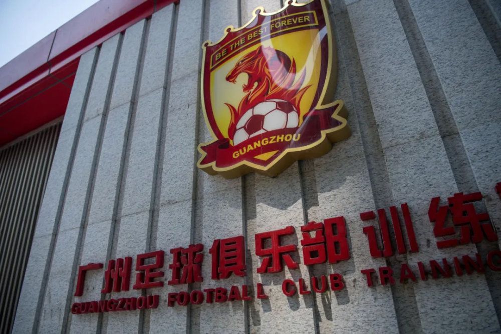 而镇长普伦蒂斯（拔叔饰）正是拥有这种能力的人
